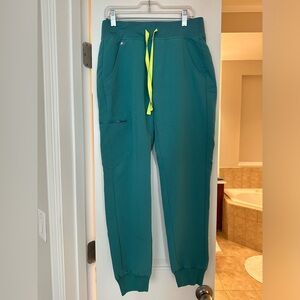 figs zamora jogger scrub pants in cactus